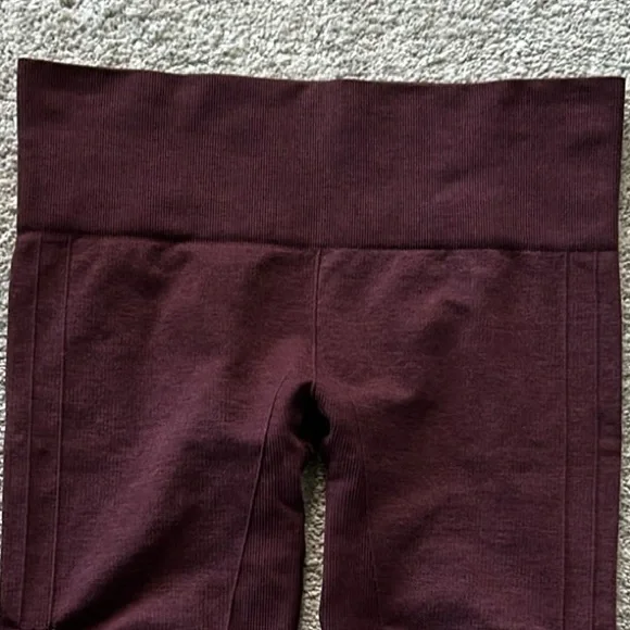 Lululemon Awakening Crop - Picture 2 of 7